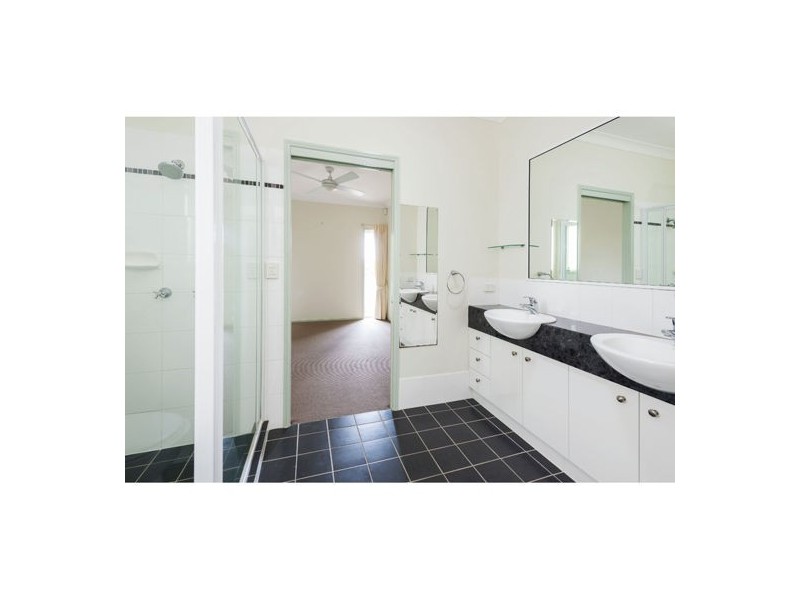 67 Shrapnel Road, Cannon Hill QLD 4170