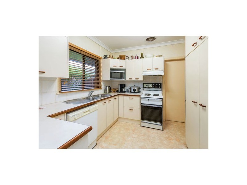 131 Harold Street, Holland Park QLD 4121