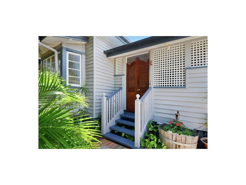 76 Broadwater Road, Mount Gravatt East QLD 4122