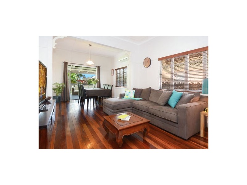 76 Broadwater Road, Mount Gravatt East QLD 4122