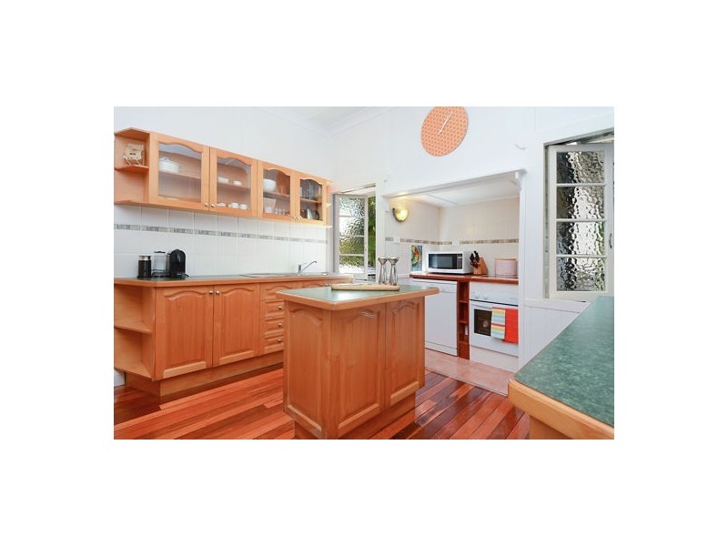 76 Broadwater Road, Mount Gravatt East QLD 4122