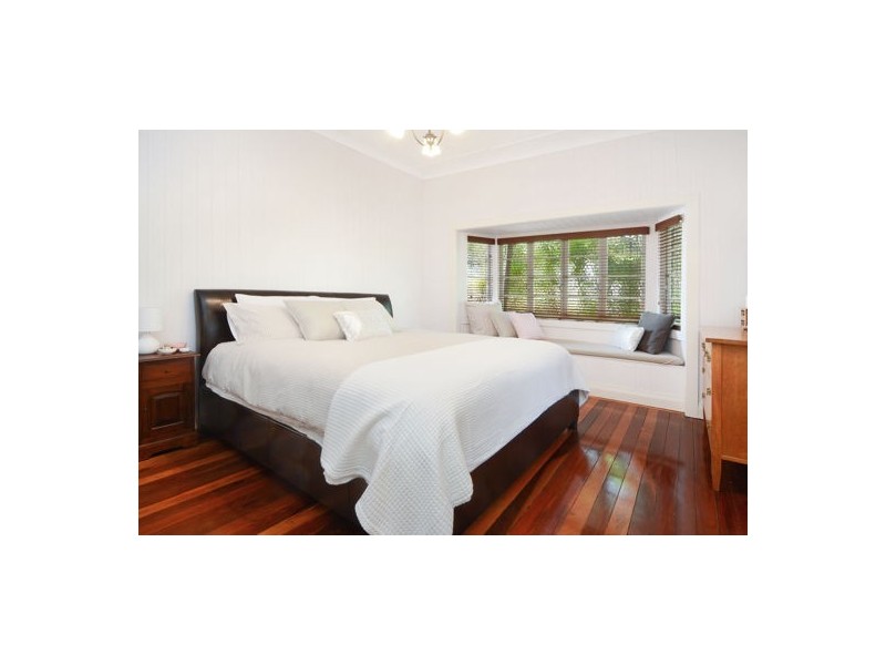 76 Broadwater Road, Mount Gravatt East QLD 4122