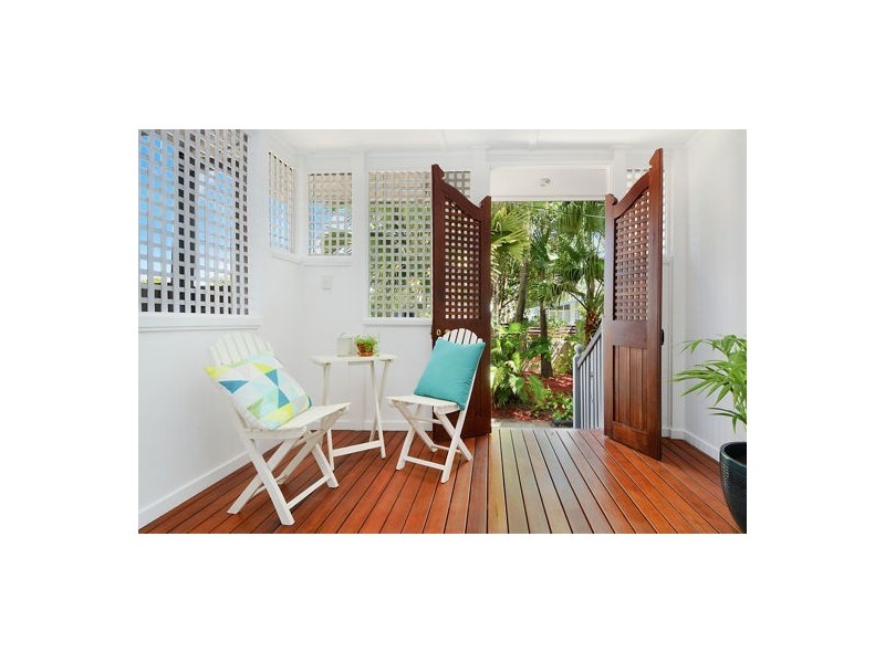76 Broadwater Road, Mount Gravatt East QLD 4122