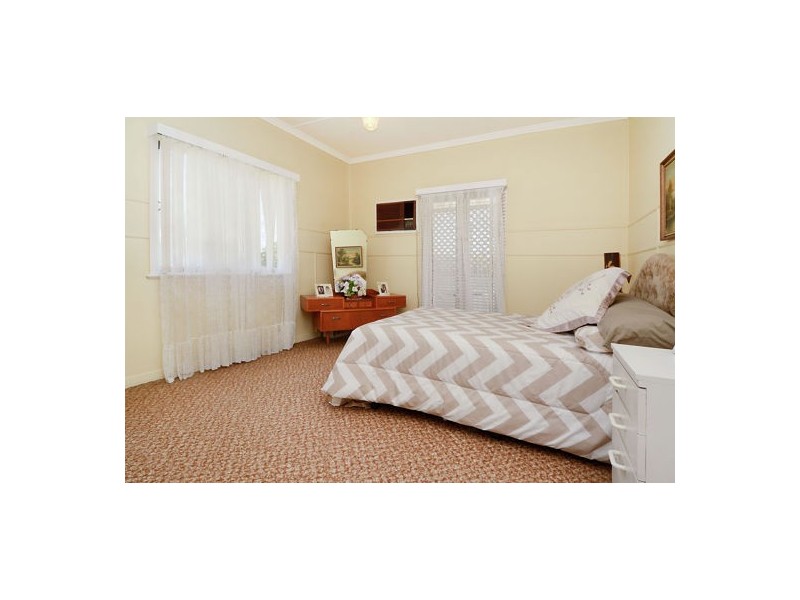 70 Marshall Road, Holland Park West QLD 4121