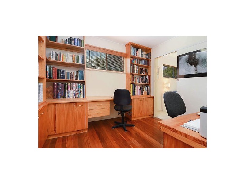 175 Gaynesford St, Holland Park West QLD 4121