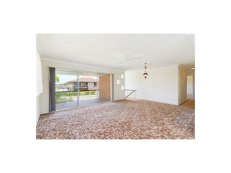 6 Tandanya Street, Mansfield QLD 4122