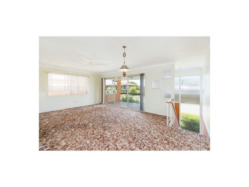 6 Tandanya Street, Mansfield QLD 4122