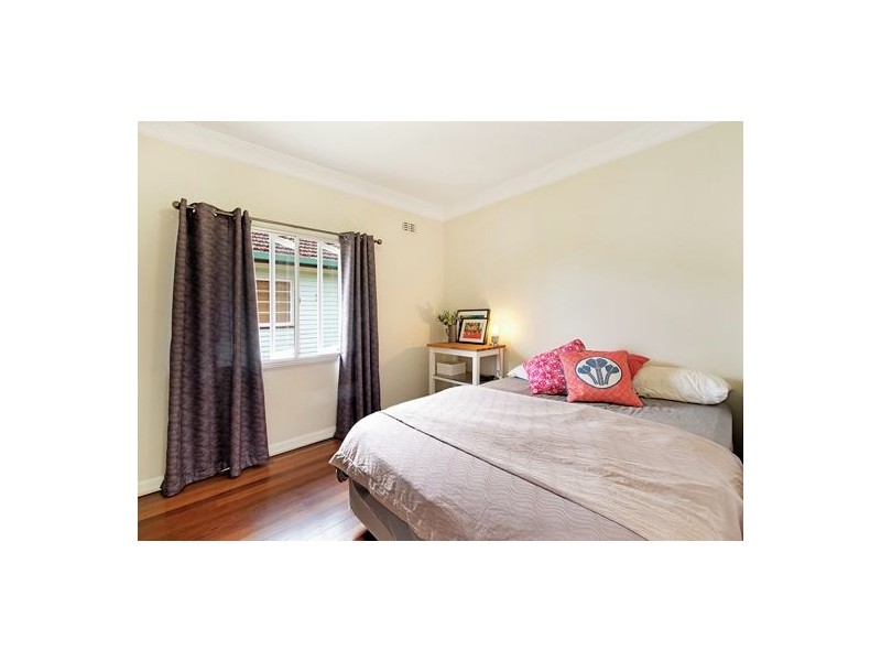 221 Oates Avenue, Holland Park QLD 4121