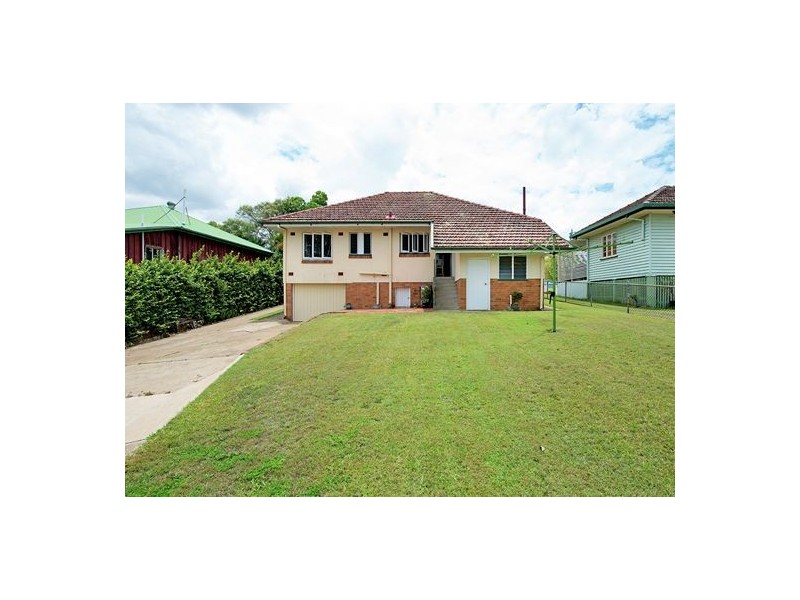 221 Oates Avenue, Holland Park QLD 4121