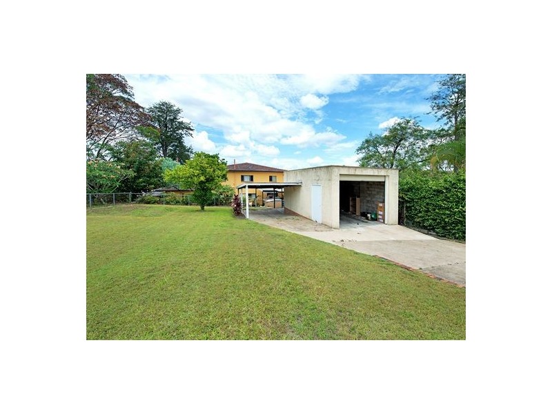 221 Oates Avenue, Holland Park QLD 4121