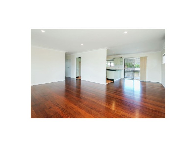 6 Tandanya Street, Mansfield QLD 4122