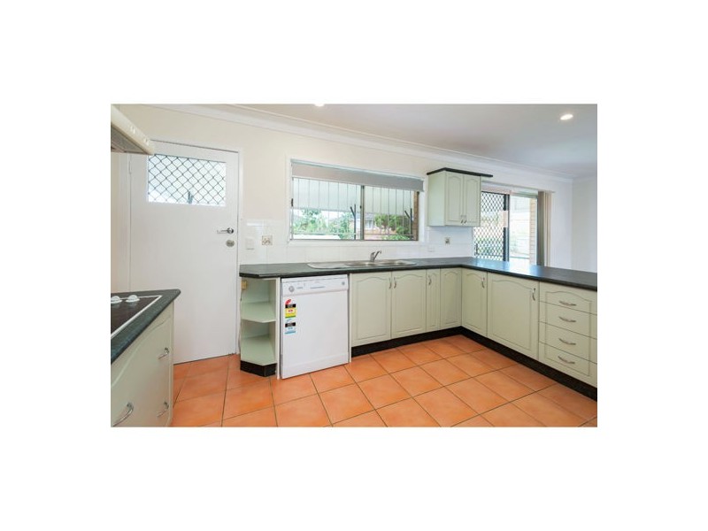 6 Tandanya Street, Mansfield QLD 4122