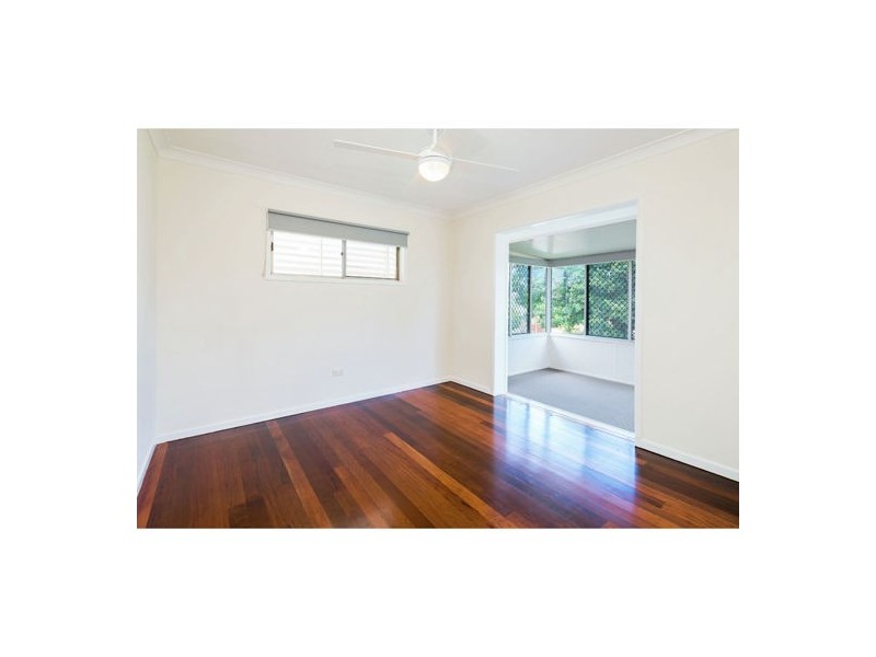 6 Tandanya Street, Mansfield QLD 4122