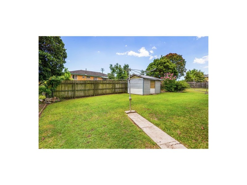 6 Tandanya Street, Mansfield QLD 4122