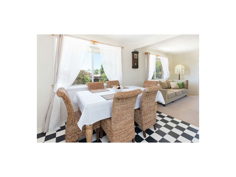 4 Roanoak Street, Manly West QLD 4179