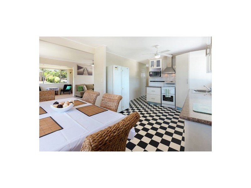 4 Roanoak Street, Manly West QLD 4179