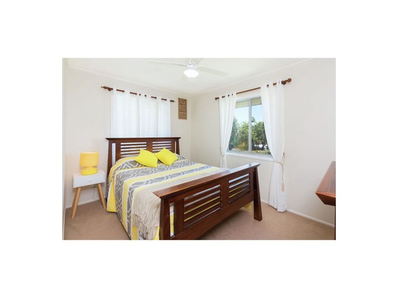 4 Roanoak Street, Manly West QLD 4179