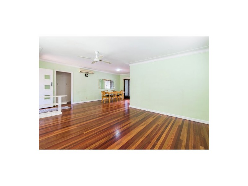 122 Holland Road, Holland Park QLD 4121