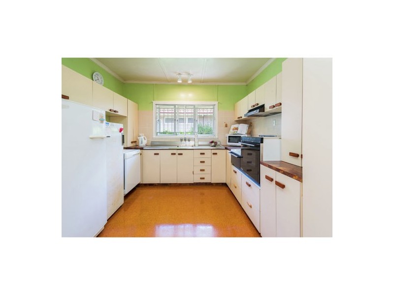 122 Holland Road, Holland Park QLD 4121