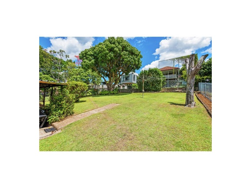 122 Holland Road, Holland Park QLD 4121