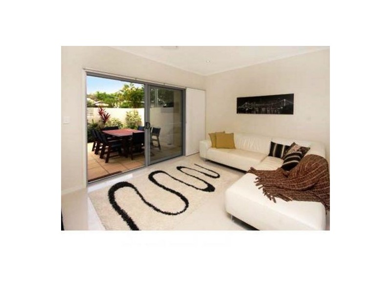 2/61 Anzac Road, Carina Heights QLD 4152