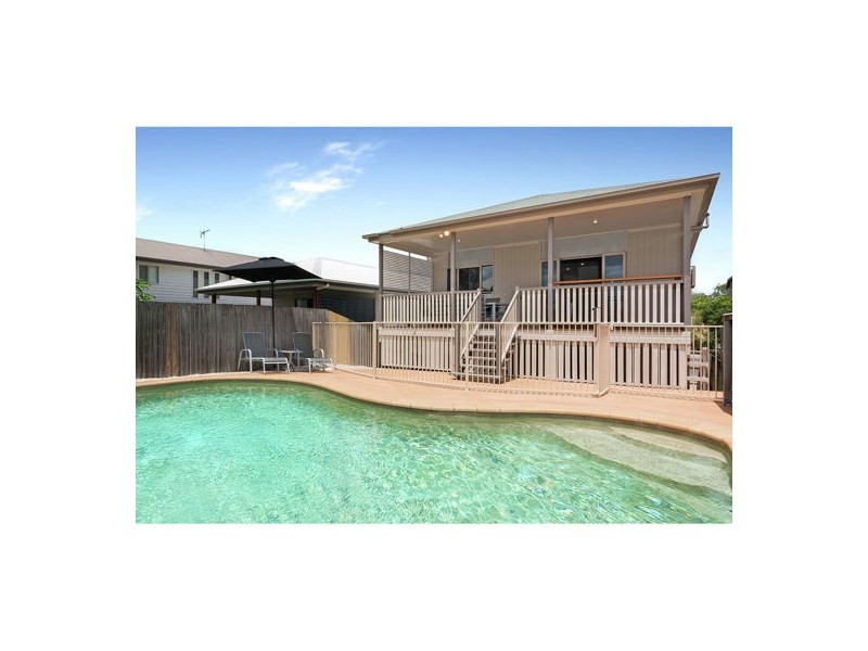 122 Waverley Road, Camp Hill QLD 4152