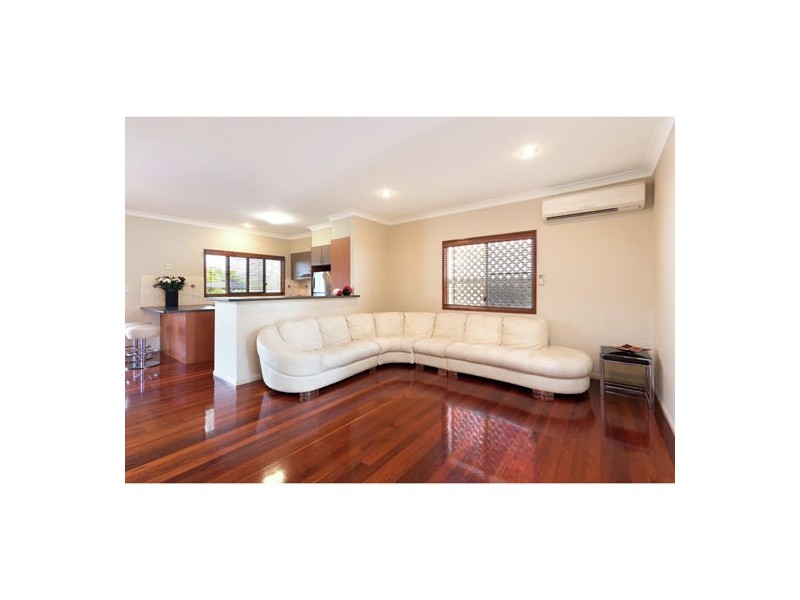 122 Waverley Road, Camp Hill QLD 4152