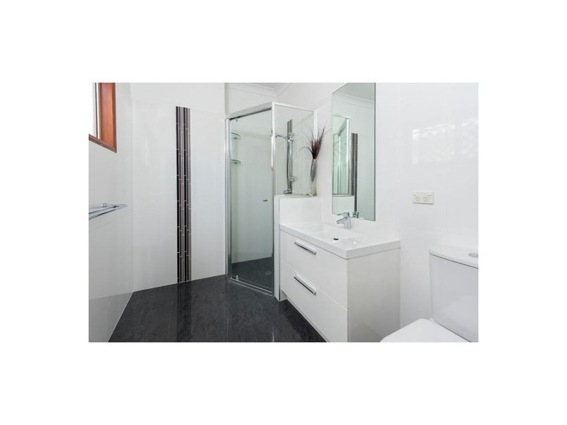 122 Waverley Road, Camp Hill QLD 4152