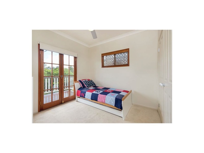 122 Waverley Road, Camp Hill QLD 4152
