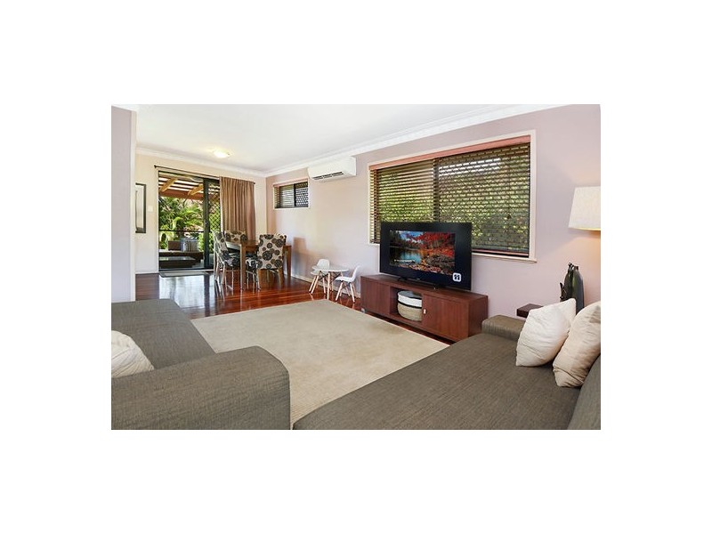 52 Dirkala Street, Mansfield QLD 4122