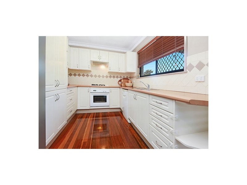 52 Dirkala Street, Mansfield QLD 4122