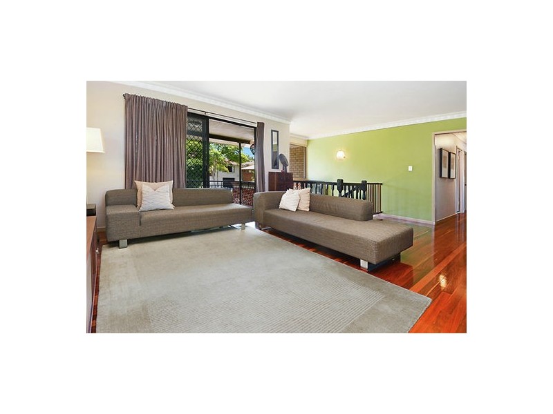 52 Dirkala Street, Mansfield QLD 4122