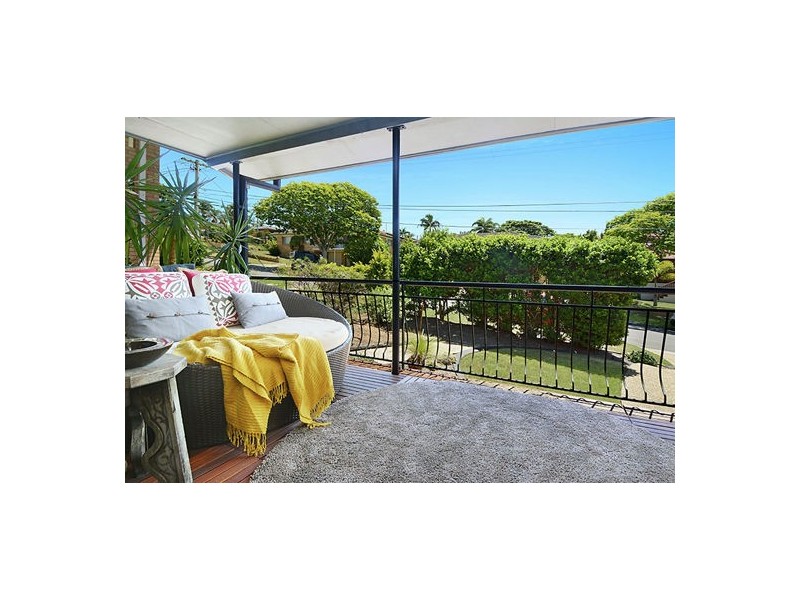 52 Dirkala Street, Mansfield QLD 4122