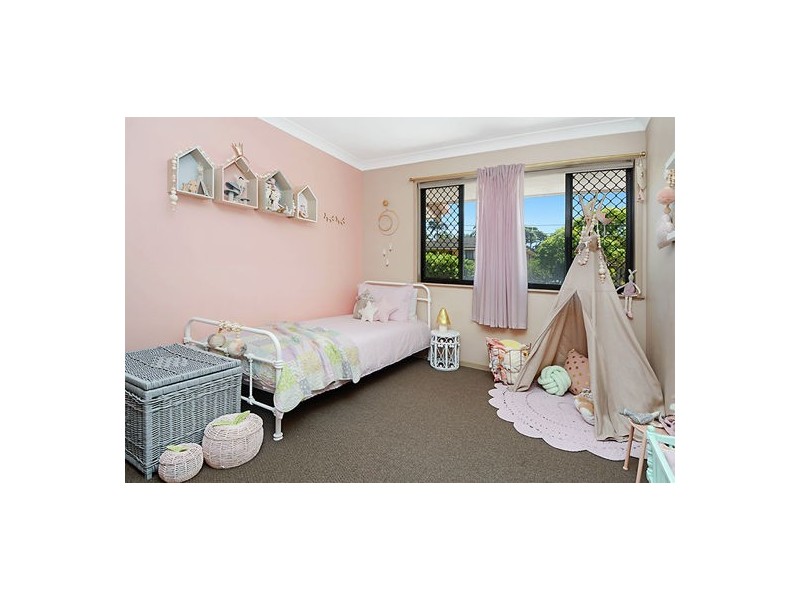 52 Dirkala Street, Mansfield QLD 4122