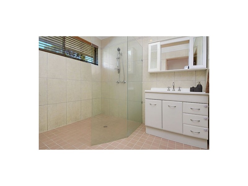 52 Dirkala Street, Mansfield QLD 4122