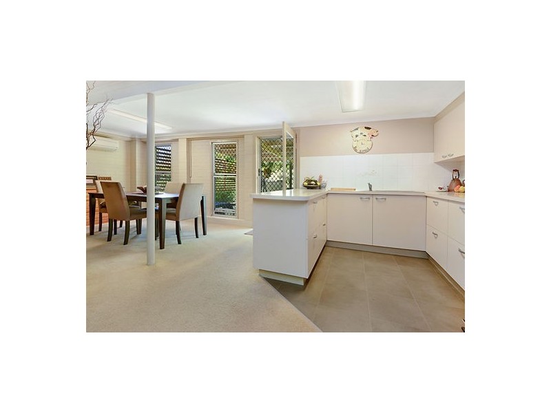 52 Dirkala Street, Mansfield QLD 4122