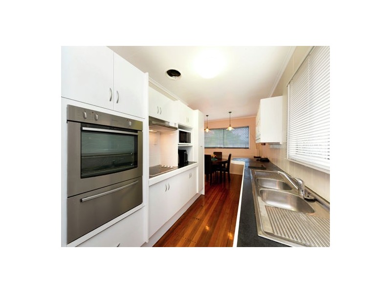 18 Gray Street, Carina QLD 4152