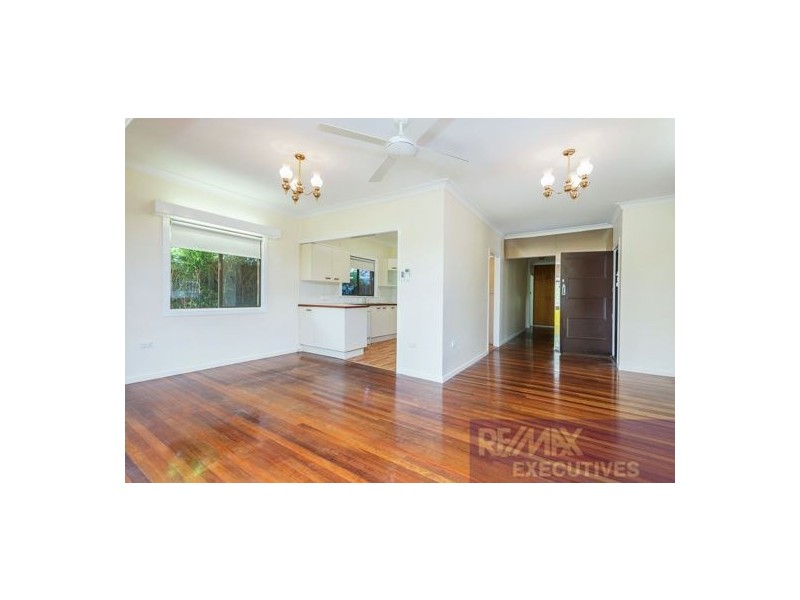 131 Harold Street, Holland Park QLD 4121