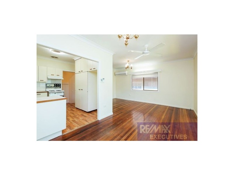 131 Harold Street, Holland Park QLD 4121
