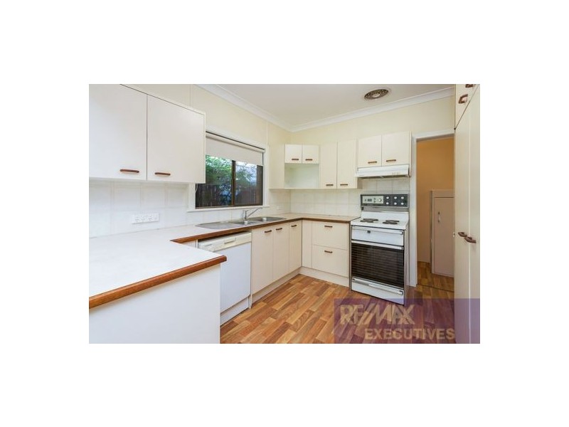 131 Harold Street, Holland Park QLD 4121