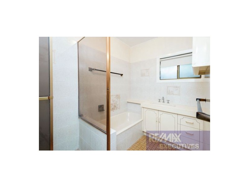 131 Harold Street, Holland Park QLD 4121