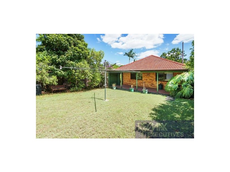 131 Harold Street, Holland Park QLD 4121