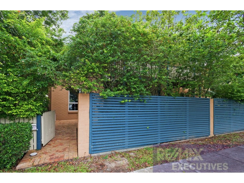 1/18 Baron Street, Greenslopes QLD 4120