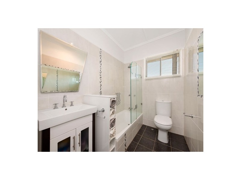 16 Hartland Street, Manly West QLD 4179