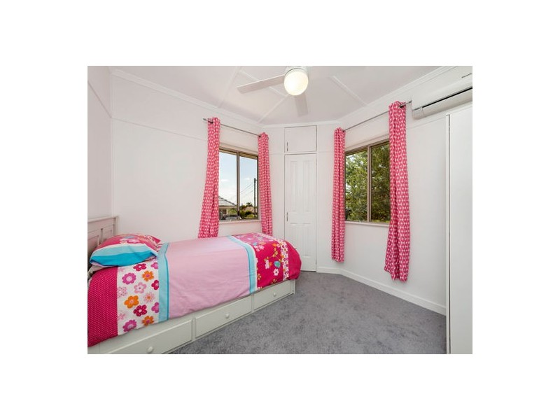 16 Hartland Street, Manly West QLD 4179