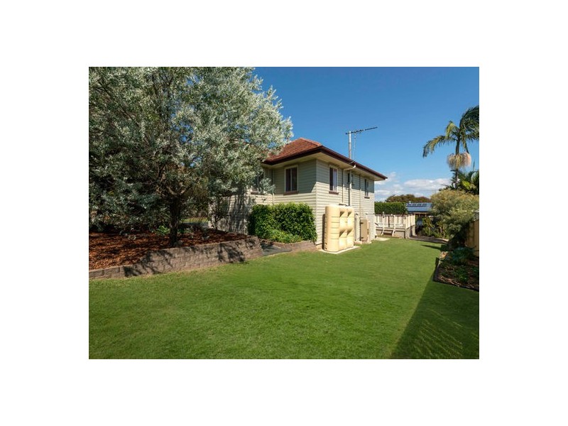 16 Hartland Street, Manly West QLD 4179