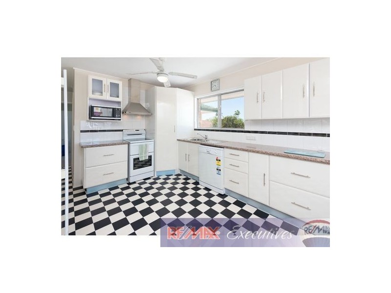 4 Roanoake Street, Manly West QLD 4179