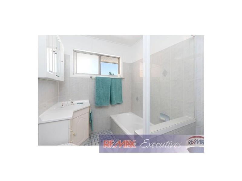 4 Roanoake Street, Manly West QLD 4179