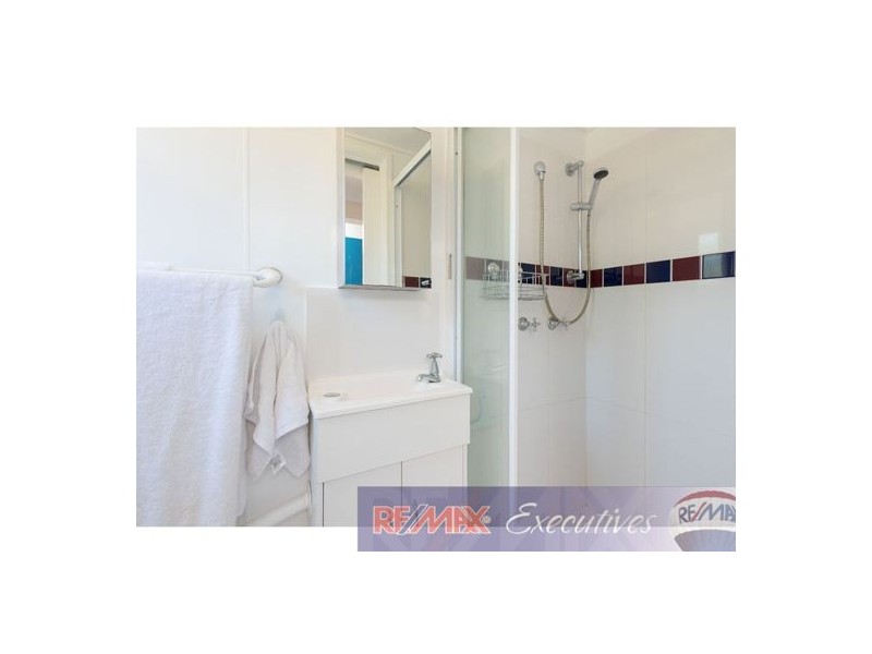 4 Roanoake Street, Manly West QLD 4179