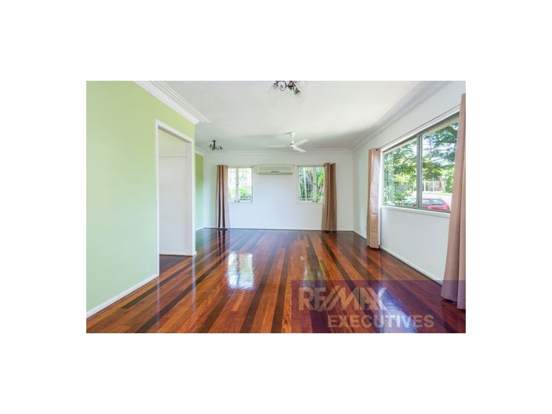 102 Marshall Road, Holland Park QLD 4121